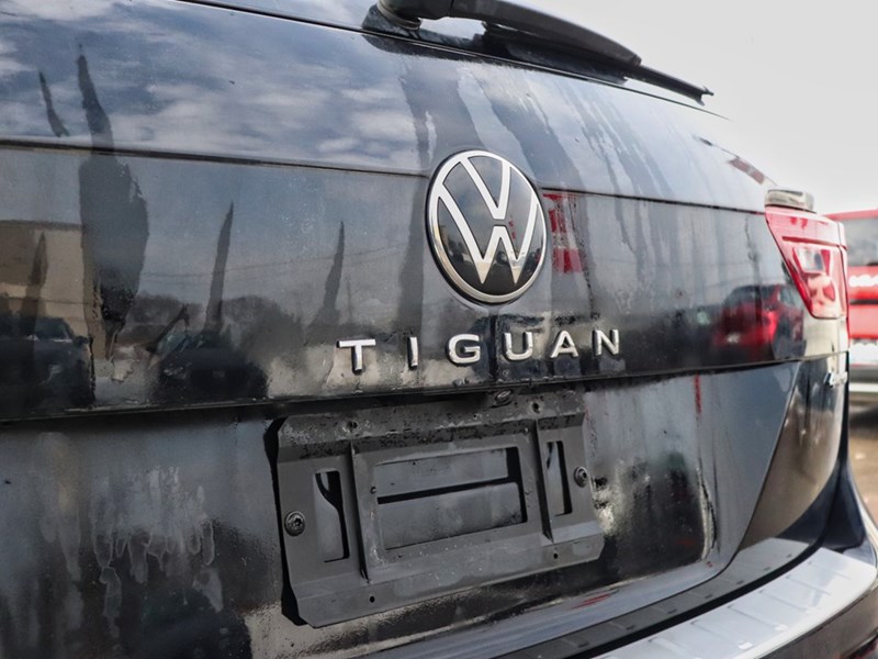 2022 Volkswagen Tiguan Comfortline R-Line Black Edition 4MOTION