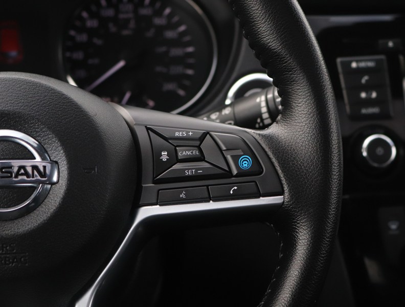 2023 Nissan Qashqai AWD SV CVT