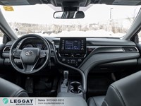 2024 Toyota Camry SE Auto