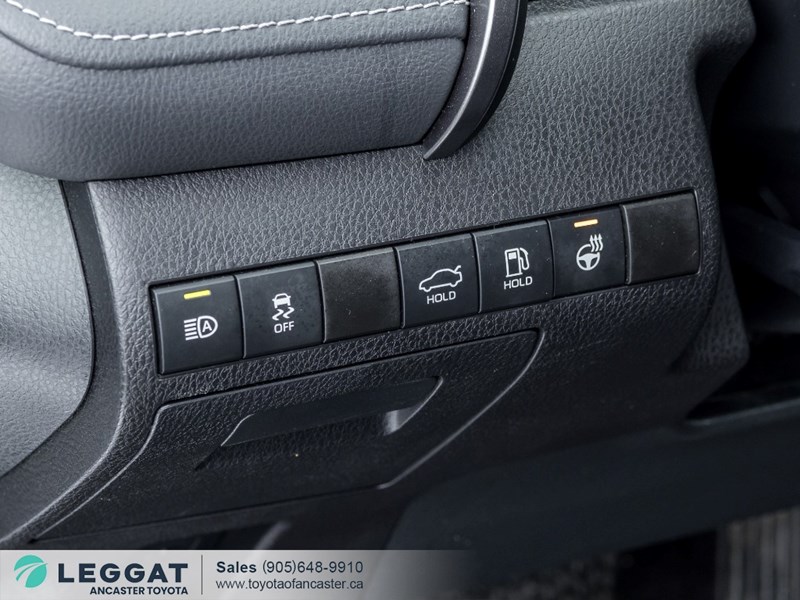 2024 Toyota Camry SE Auto