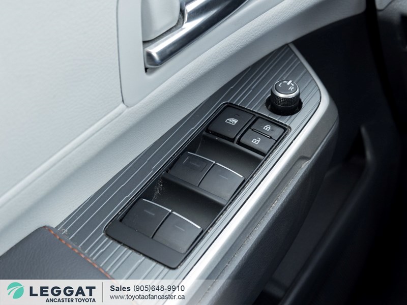 2024 Toyota Sienna XSE 7-Passenger AWD