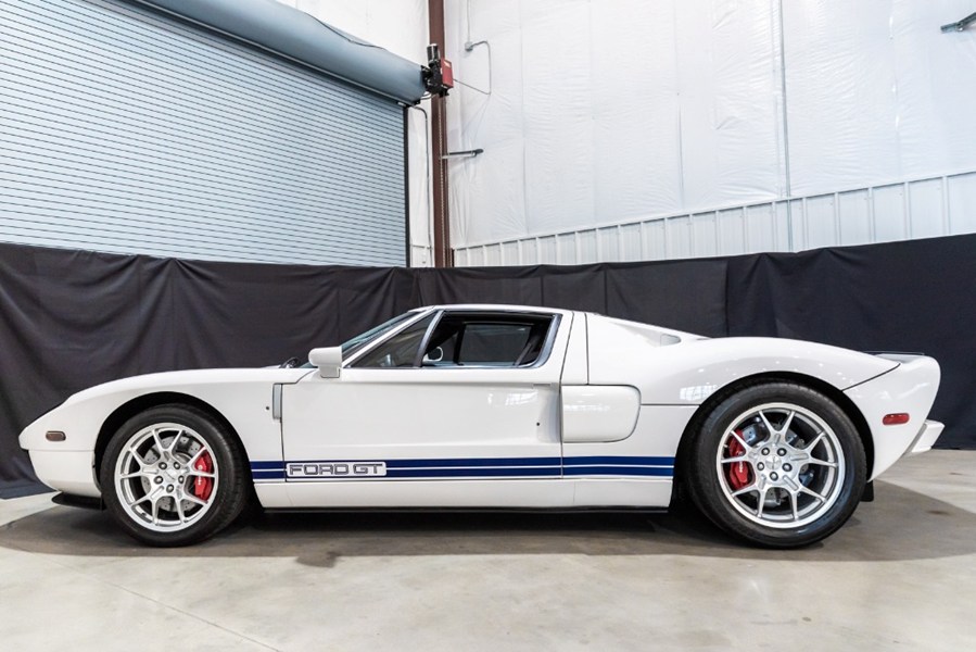 2005 Ford GT 2dr Cpe