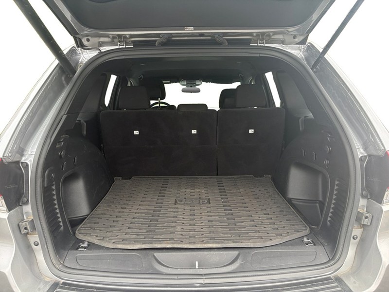 2021 Jeep Grand Cherokee Laredo 4x4