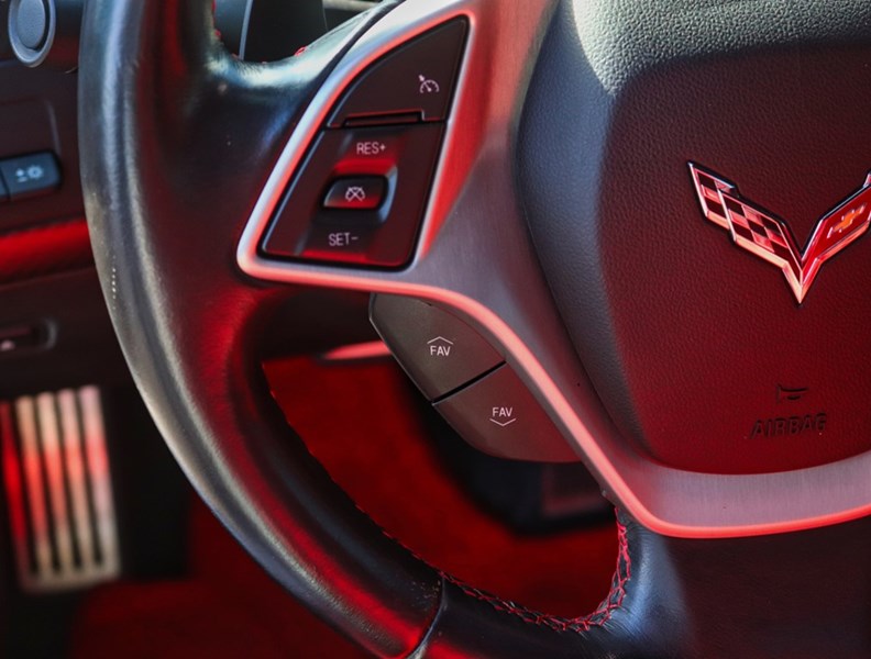 2015 Chevrolet Corvette 2dr Stingray Z51 Cpe w/3LT