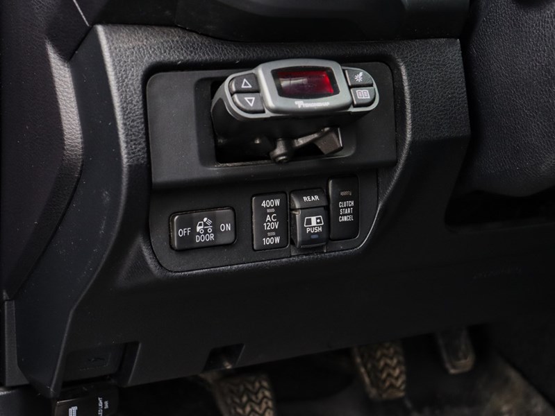 2017 Toyota Tacoma 4WD Double Cab V6 Man TRD Sport