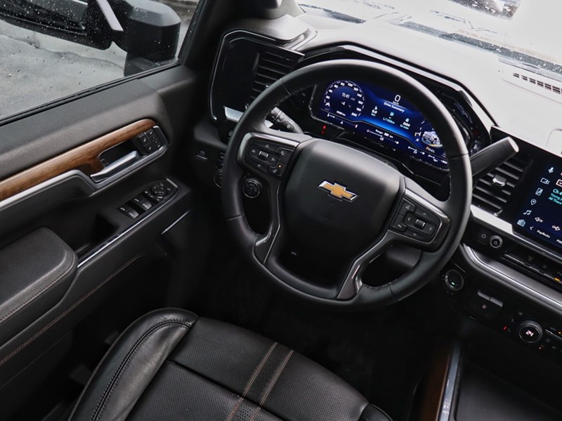 2025 Chevrolet Silverado 2500HD HIGHCOUNTRY | ONLY18000KM | LIKENEW |SAVETHOUSANDS