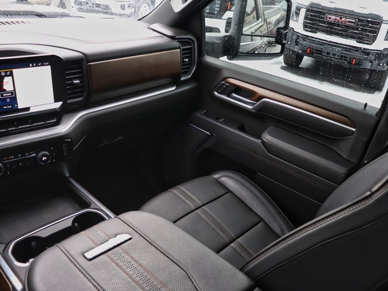 2025 Chevrolet Silverado 2500HD HIGHCOUNTRY | ONLY18000KM | LIKENEW |SAVETHOUSANDS