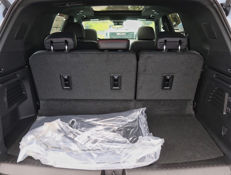 2026 Chevrolet Traverse AWD 4dr RS