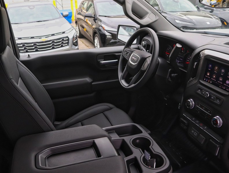 2026 GMC Sierra 2500HD 4WD Reg Cab 142