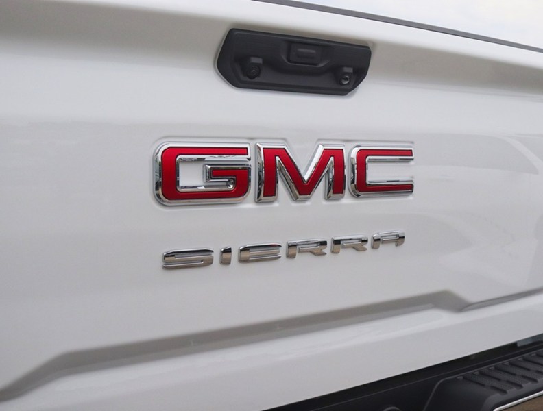 2026 GMC Sierra 2500HD 4WD Reg Cab 142