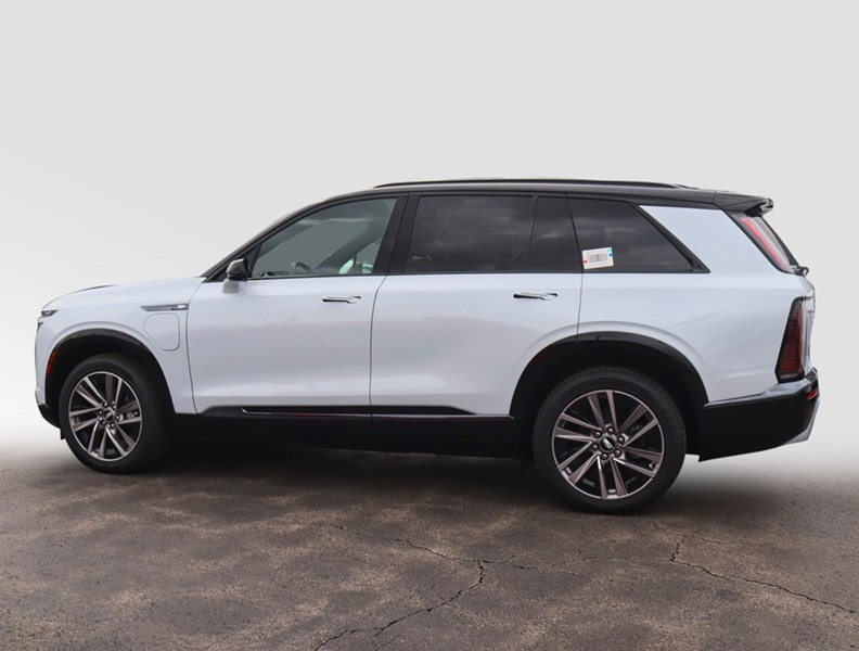 2027 Cadillac VISTIQ AWD 4dr Sport