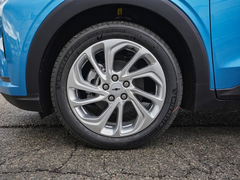 2027 Chevrolet Bolt FWD 4dr LT