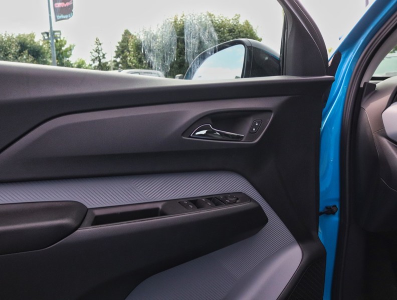 2027 Chevrolet Bolt FWD 4dr LT