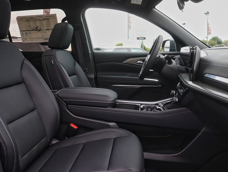 2027 Chevrolet Traverse AWD 4dr LT