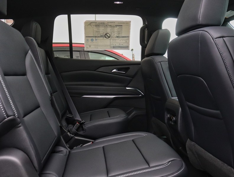 2027 Chevrolet Traverse AWD 4dr LT