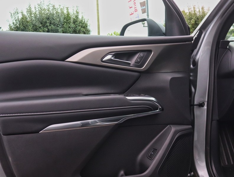 2027 Chevrolet Traverse AWD 4dr LT