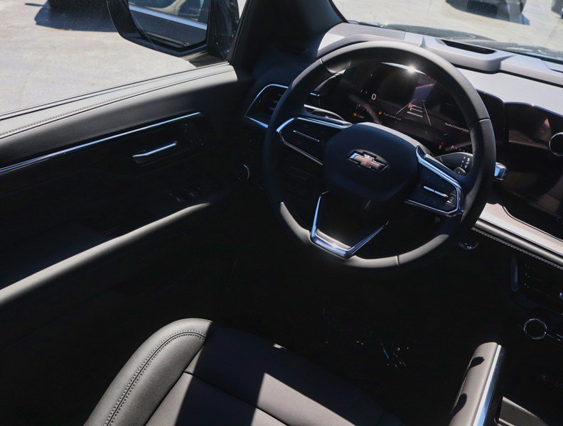 2026 Chevrolet Suburban 4WD 4dr LT