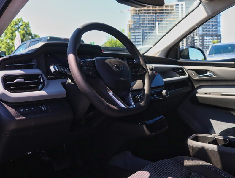 2027 Chevrolet Bolt FWD 4dr LT