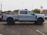 2027 Ford Super Duty F-250 SRW LARIAT | 4X4 | 6.7L | BLK PKG | ROOF | TLGT STEP