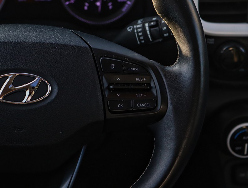 2022 Hyundai Venue Ultimate | ALLOYS | HTD SEATS | ROOF | NAV