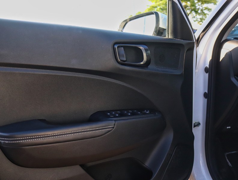 2022 Hyundai Venue Ultimate | ALLOYS | HTD SEATS | ROOF | NAV