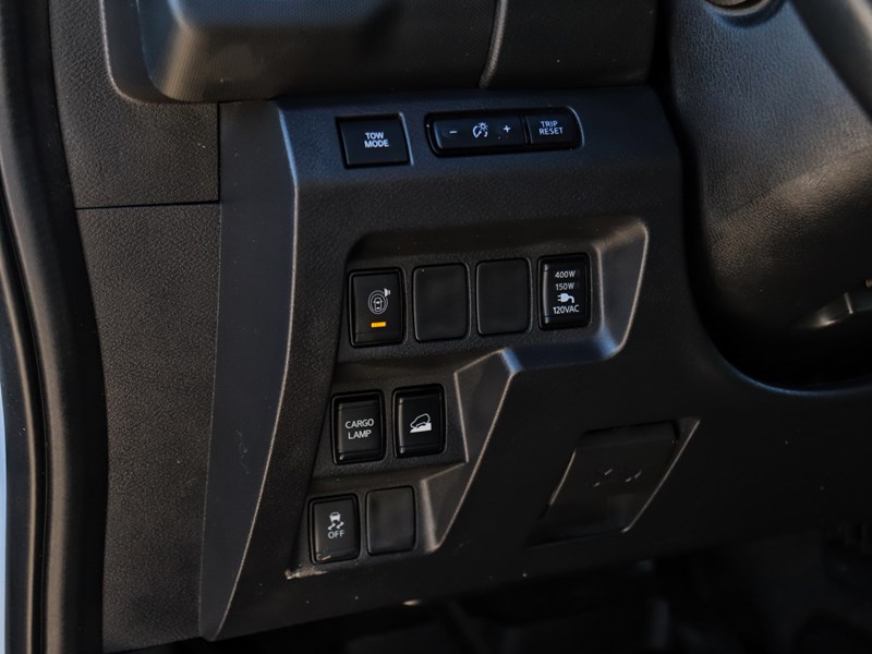 2023 Nissan Frontier SV | 4x4 | 3.8L | Crew Cab | MIDNIGHT EDITION