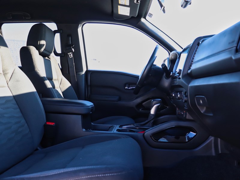 2023 Nissan Frontier SV | 4x4 | 3.8L | Crew Cab | MIDNIGHT EDITION