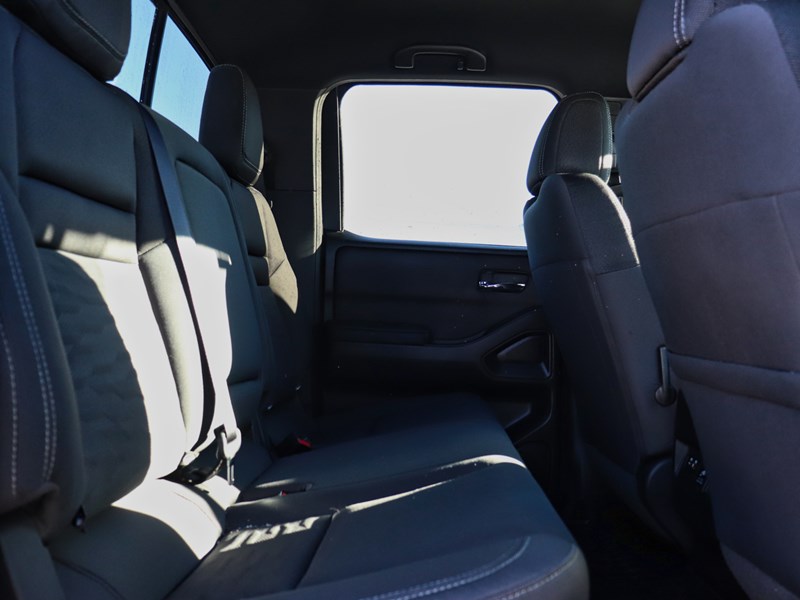 2023 Nissan Frontier SV | 4x4 | 3.8L | Crew Cab | MIDNIGHT EDITION