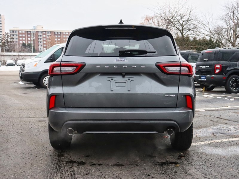 2024 Ford Escape ST-Line | AWD | 1.5L | HTD STR WHL | BLIS | LEDs