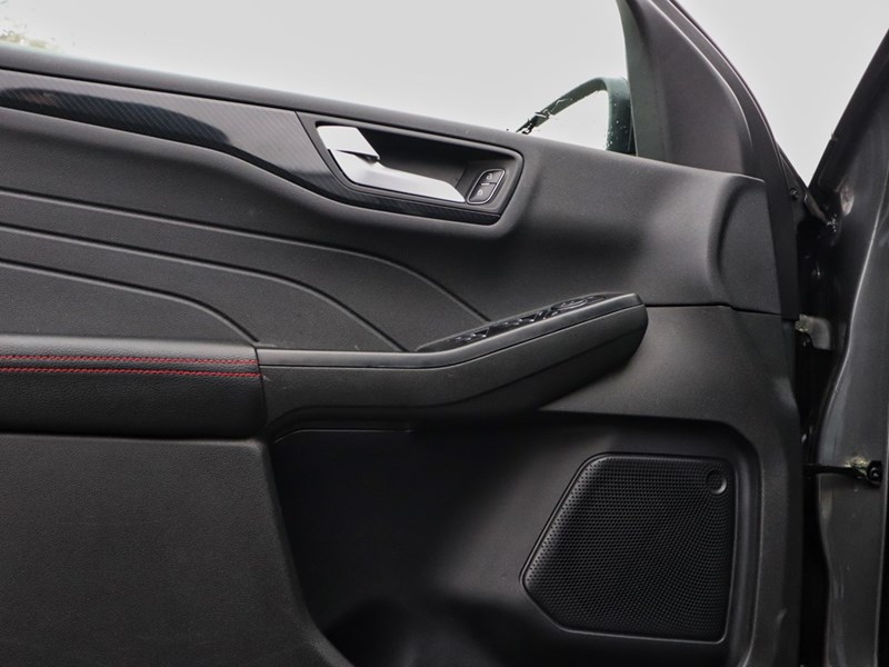 2024 Ford Escape ST-Line | AWD | 1.5L | HTD STR WHL | BLIS | LEDs