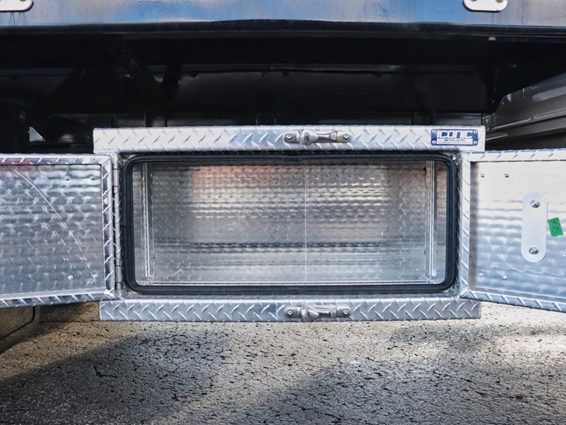 2024 FORD SUPER DUTY F-550 DRW XL 4WD Crew Cab 203