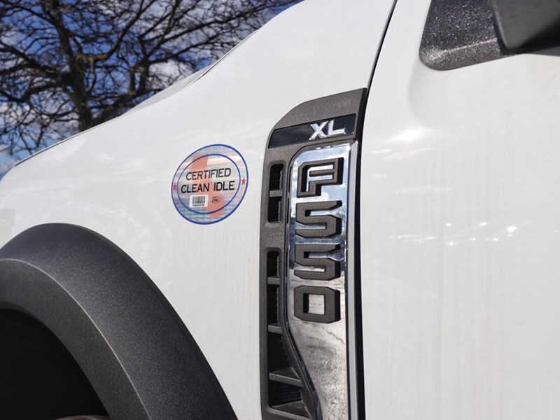 2024 FORD SUPER DUTY F-550 DRW XL 4WD Crew Cab 203