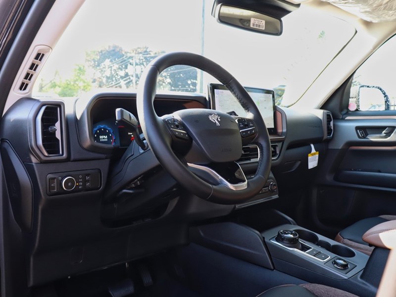 2025 Ford Bronco Sport Outer Banks | 4x4 | 1.5L | TECK PKG | ROOF | LED