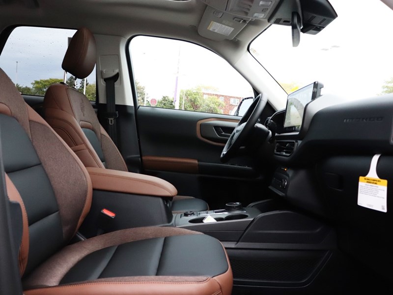 2025 Ford Bronco Sport Outer Banks | 4X4 | 1.5L | TECH PKG | ROOF | LED