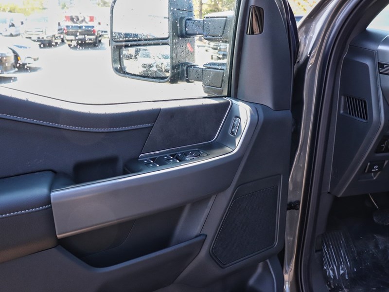 2025 Ford F-150 XLT | 4X4 | 3.5L | 302A | BLK PK | FX4 | BED UTL