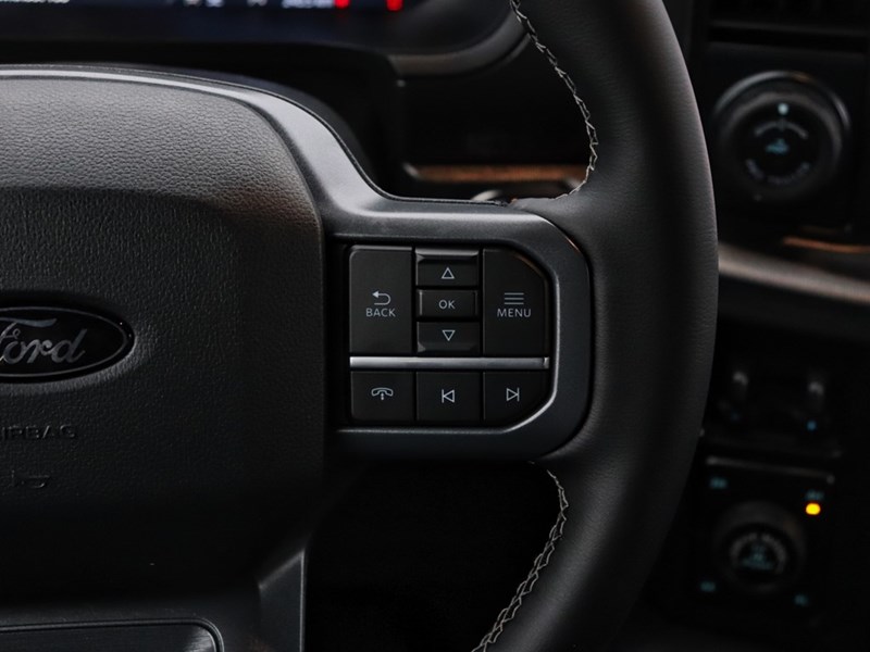 2025 Ford F-150 LARIAT | 4X4 | 3.5L | 501A | BLK PKG | TOW/HAUL