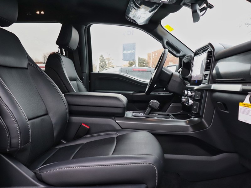 2025 Ford F-150 LARIAT | 4X4 | 3.5L | 501A | BLK PKG | TOW/HAUL