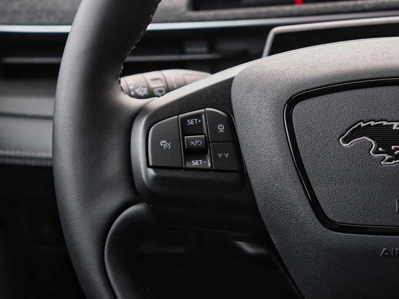 2025 Ford Mustang Mach-E Premium | AWD | EXT BAT | GLASS ROOF | MB PWR CORD