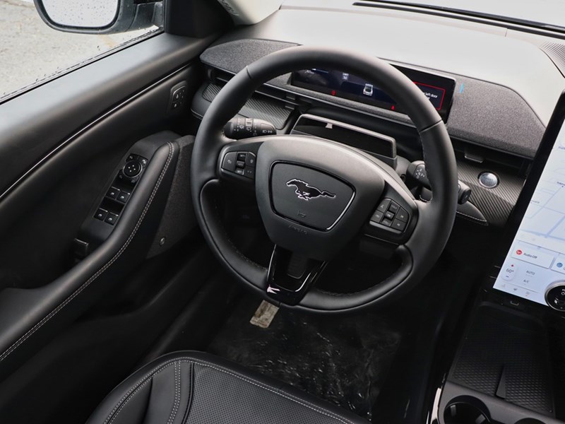 2025 Ford Mustang Mach-E Premium | AWD | EXT BAT | GLASS ROOF | MB PWR CORD