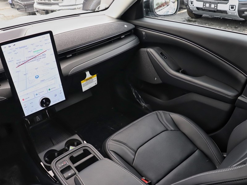 2025 Ford Mustang Mach-E Premium | AWD | EXT BAT | GLASS ROOF | MB PWR CORD