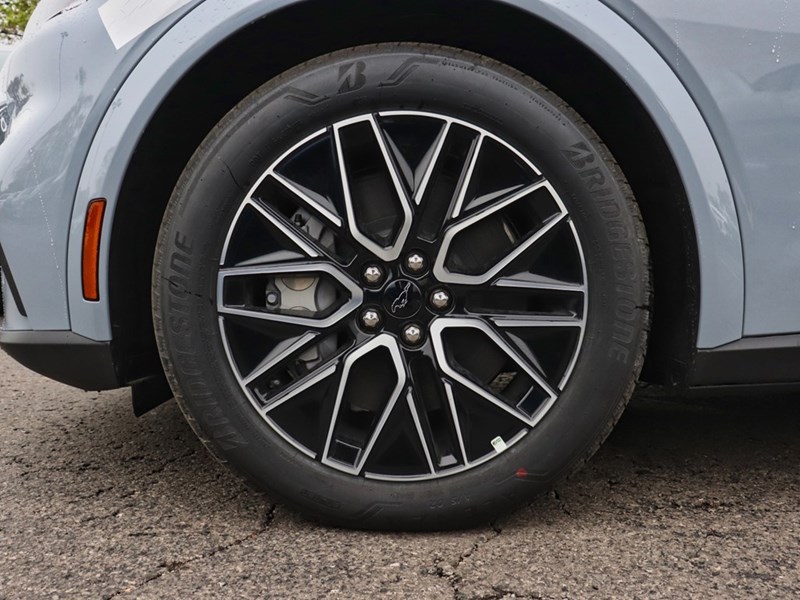 2025 Ford Mustang Mach-E Premium | AWD | EXT BAT | GLASS ROOF | MB PWR CORD