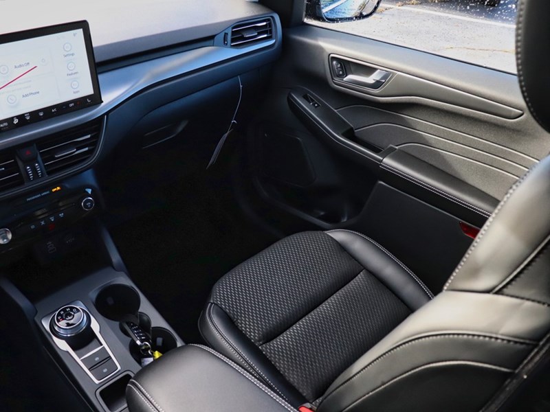 2026 Ford Escape PHEV | HYBRID | ROOF | ADPTV CRUISE | HTD STR WHL