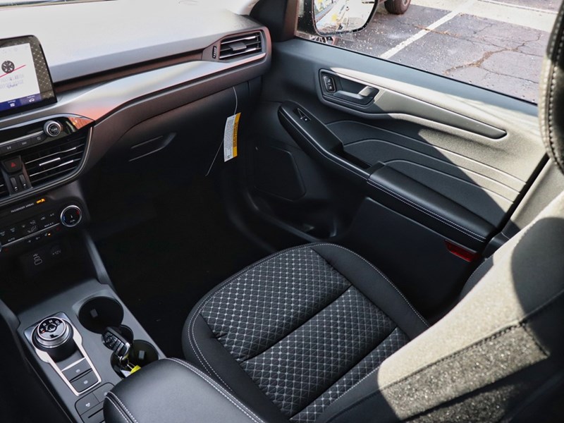 2026 Ford Escape Active| AWD | 1.5L | HTD STR WHL | BLIS | LED