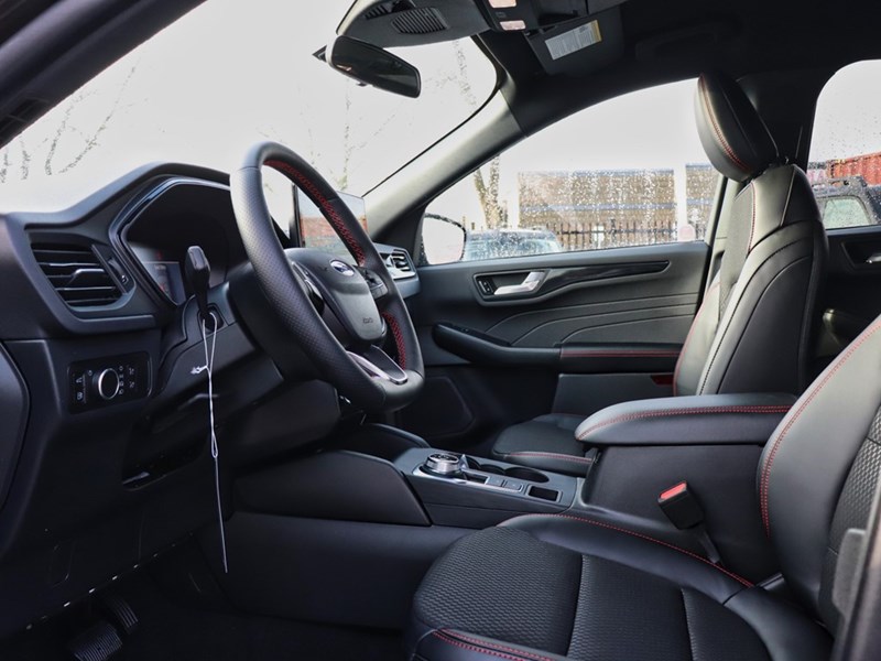 2026 Ford Escape ST-Line | AWD | HYBRID | TECH PK 1 | NAV | ADP CRU