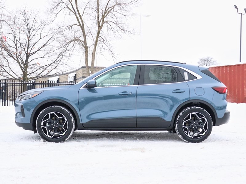 2026 Ford Escape Platinum | AWD | 2.0L | ROOF | TOW | ADP CRU | 19s