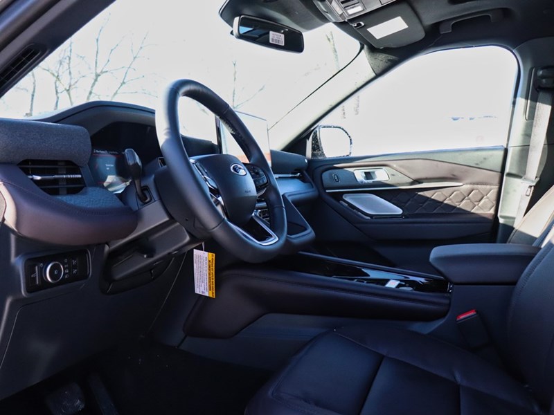 2026 Ford Explorer Platinum | 4WD | LUX LEATHER PKG | LOADED | 21s