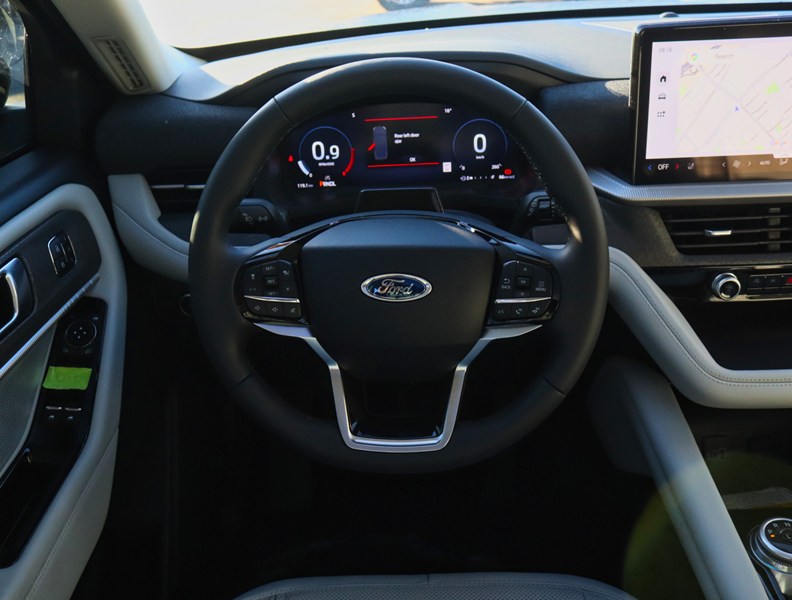 2026 Ford Explorer Platinum | 4WD | LUX PKG | 21s