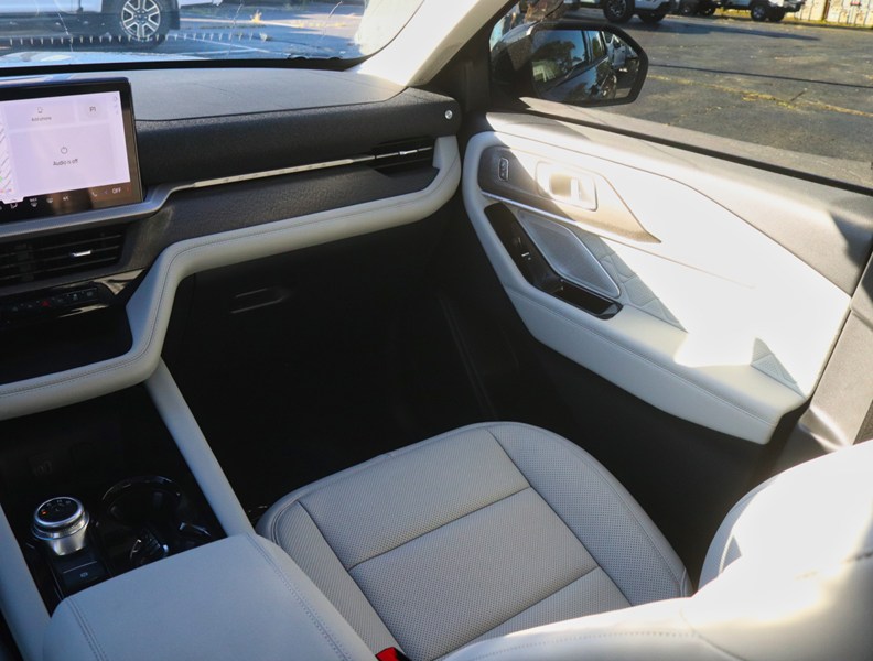 2026 Ford Explorer Platinum | 4WD | LUX PKG | 21s