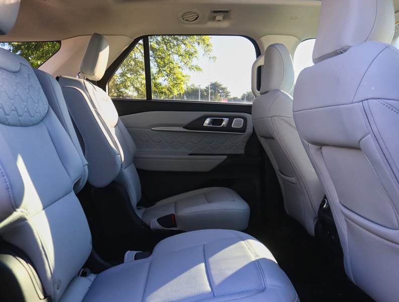 2026 Ford Explorer Platinum | 4WD | LUX PKG | 21s