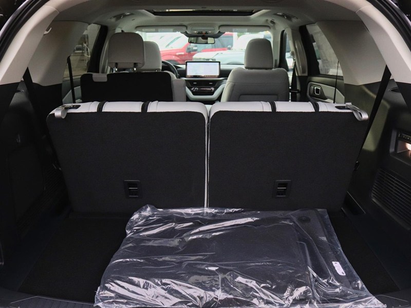 2026 Ford Explorer Platinum | 4WD | LUX LTHR | CONN PKG | 21s